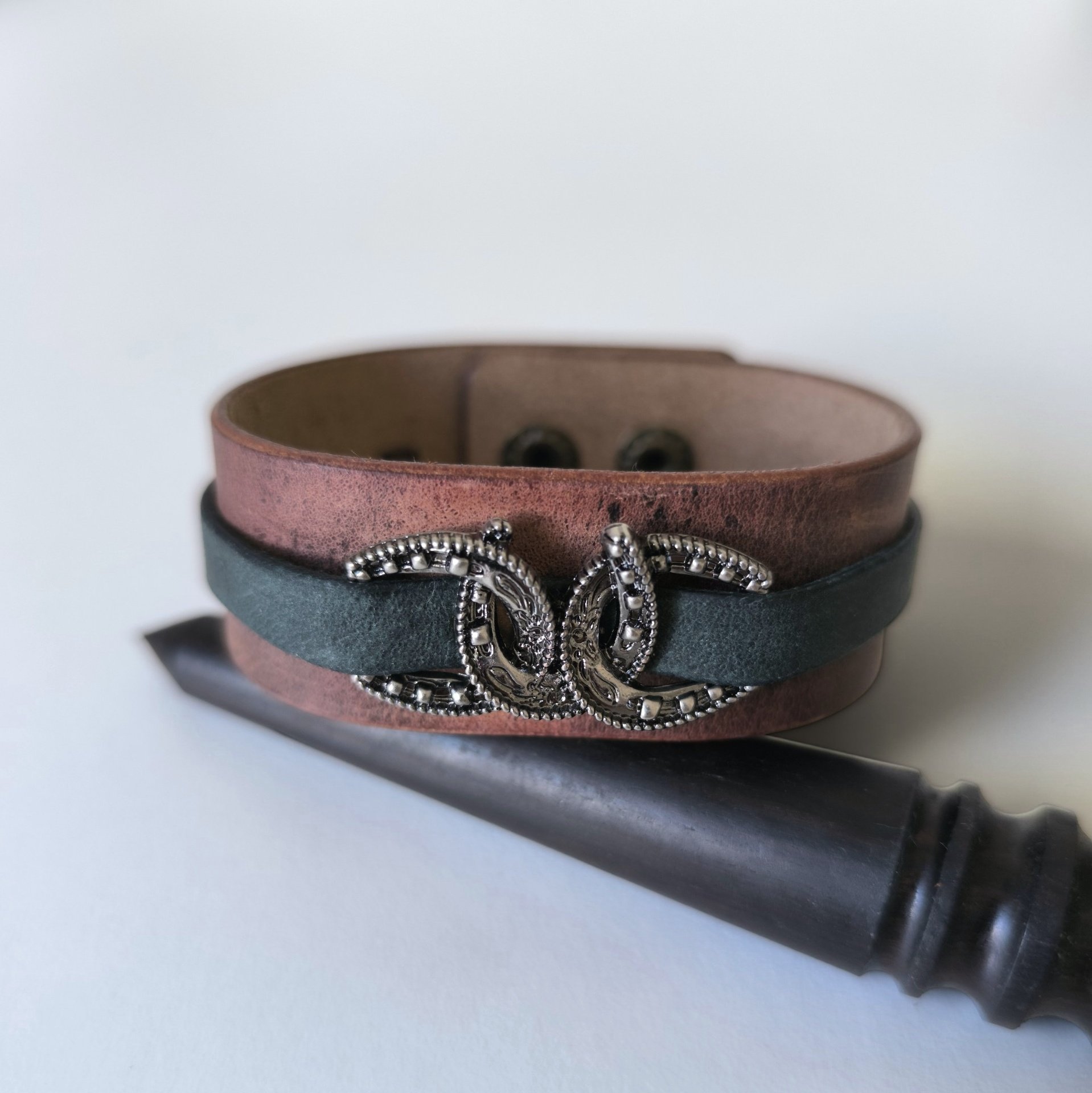 Bracelet porte-bonheur « TRIADE » Brocard Leather goods